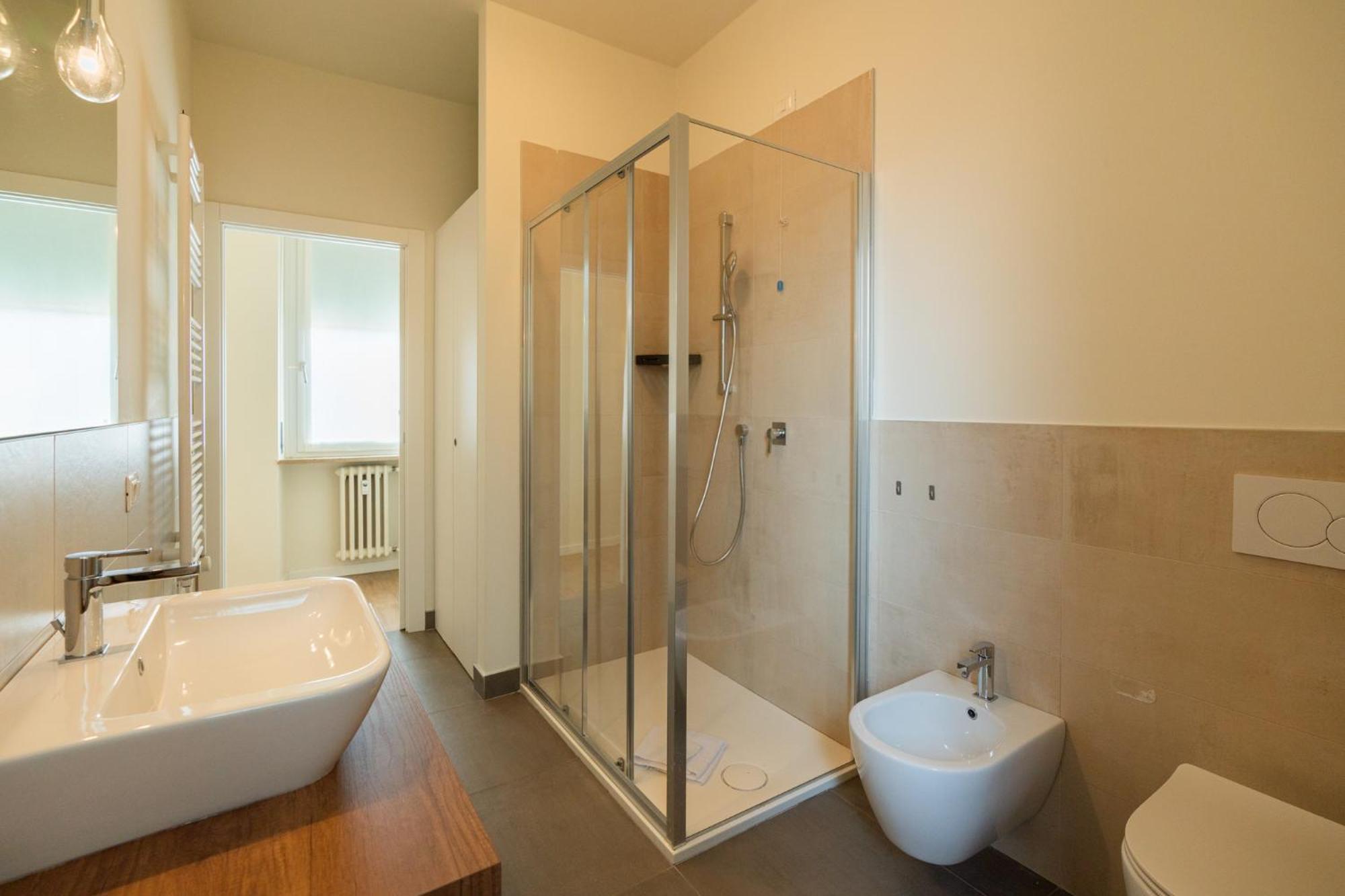 Domus Verona - Ampia Residenza Filippini A Pochi Passi Dall'Arena Стая снимка