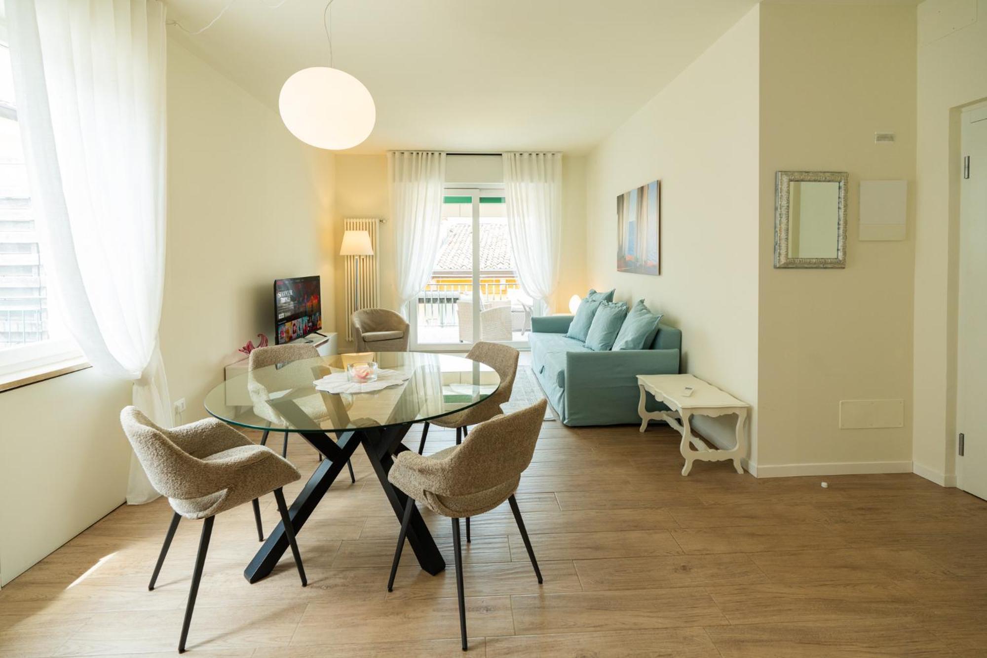 Domus Verona - Ampia Residenza Filippini A Pochi Passi Dall'Arena Екстериор снимка