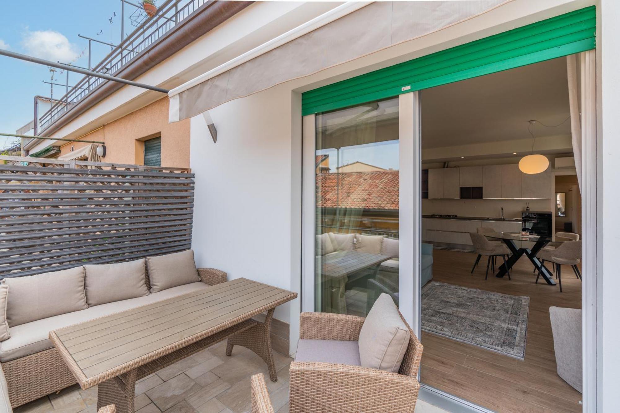 Domus Verona - Ampia Residenza Filippini A Pochi Passi Dall'Arena Стая снимка